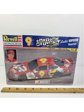 SEALED Revell Monogram 1998 Cartoon Network Lake Speed #9 Ford Taurus Model 1:24